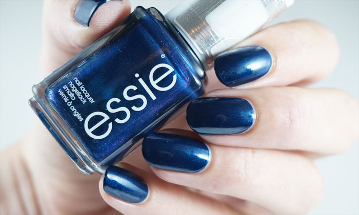 swatch of essie bell-bottom blues