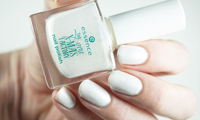 swatch of essence let's take an elfie