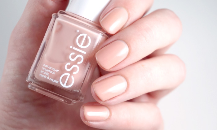 swatch of Essie not just a pretty face