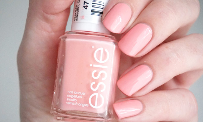 swatches of Essie excuse me sur