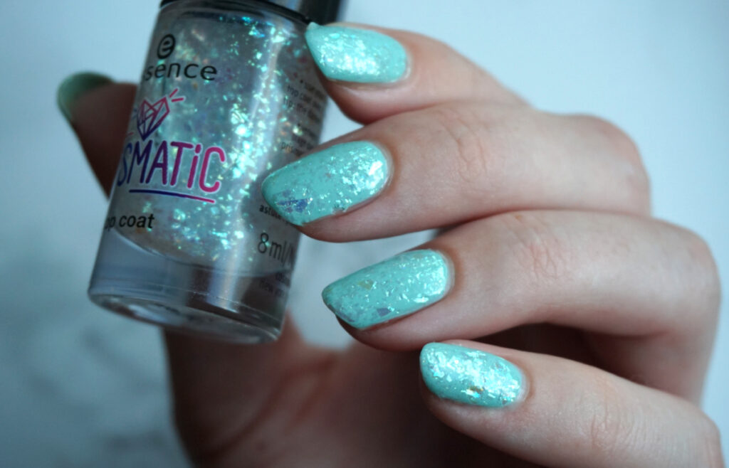 Essence prismatic topcoat 39 prisma love over Essie mint candy apple