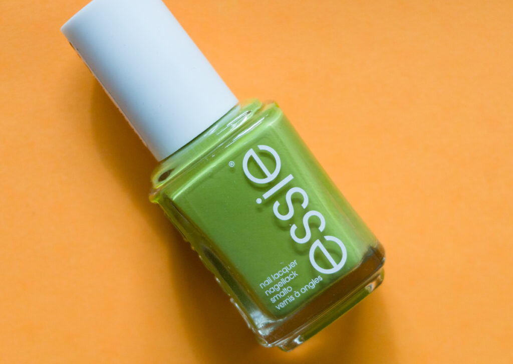 Essie Come on clover (Midsummer 2020, Feelin’ Poppy)