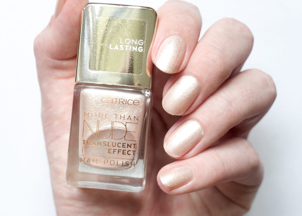 Swatch of nail polish "Catrice Glitter is the answer"